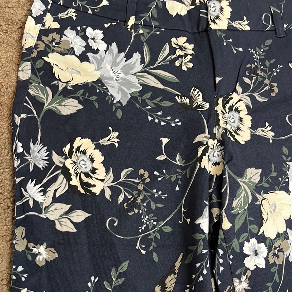 Navy Floral Mid-Ride Pixie Pants - Picture 6 of 9